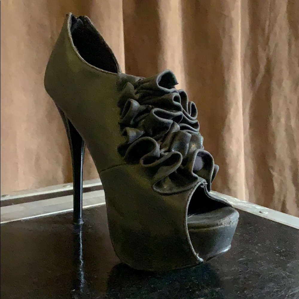 Heels c-u-t-e!!!